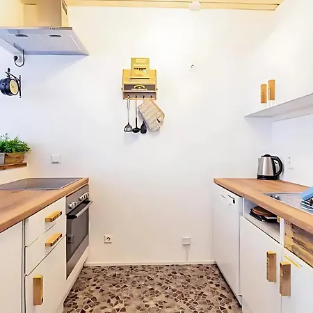 Helle In Top-lage, Hasselbachplatz - Altstadt, W-lan, 4 Schlafplaetze * Magdeburg