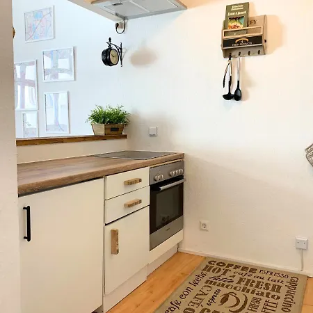 Apartment Helle In Top-lage, Hasselbachplatz - Altstadt, W-lan, 4 Schlafplaetze