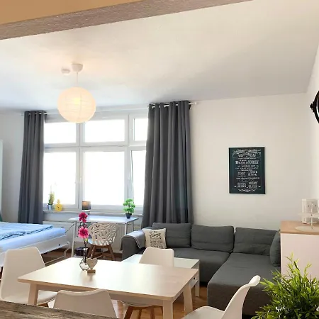 Helle In Top-lage, Hasselbachplatz - Altstadt, W-lan, 4 Schlafplaetze * Magdeburg