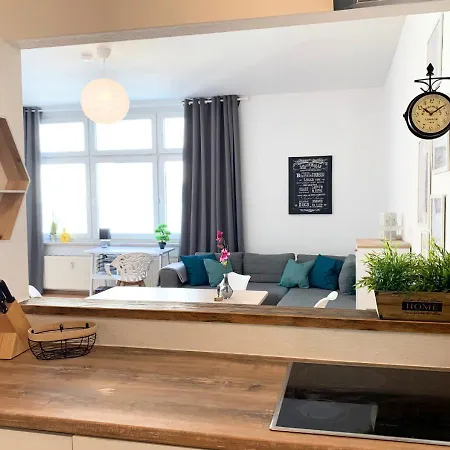 Helle In Top-lage, Hasselbachplatz - Altstadt, W-lan, 4 Schlafplaetze * Magdeburg