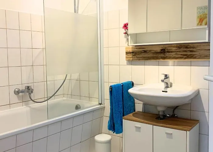 Helle In Top-lage, Hasselbachplatz - Altstadt, W-lan, 4 Schlafplaetze * Магдебург