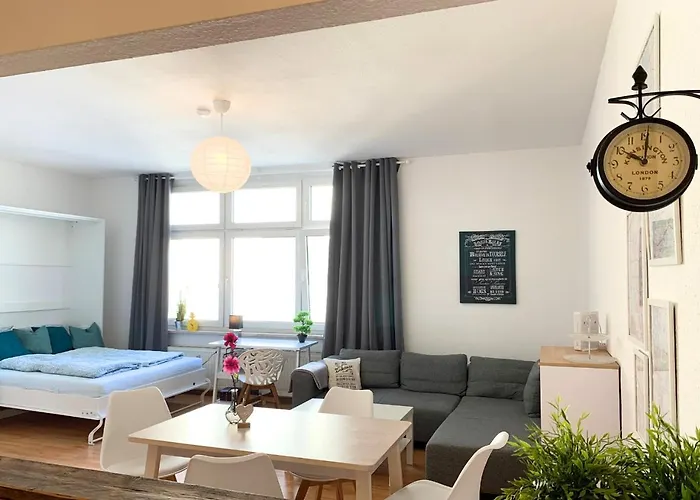 Helle In Top-lage, Hasselbachplatz - Altstadt, W-lan, 4 Schlafplaetze * Магдебург